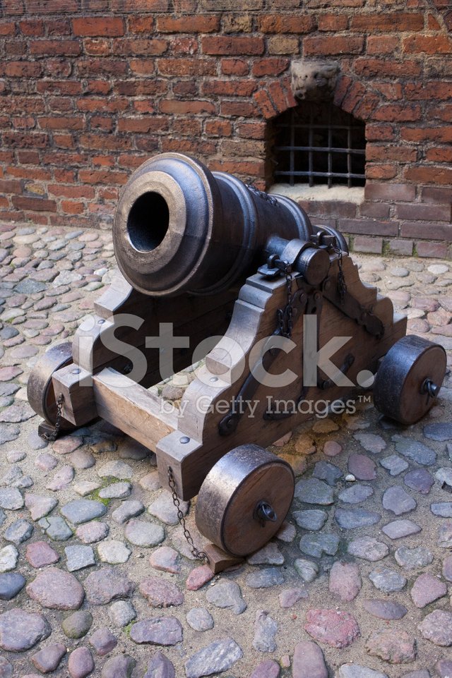 18099045-medieval-mortar-cannon.jpg