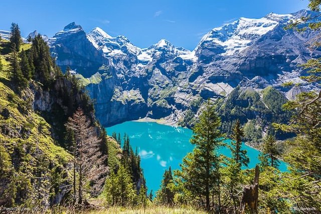 Oeschinen-Lake-UNESCO-World-Heritage-Site.jpg