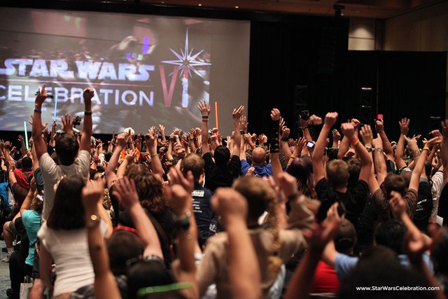 Star-Wars-Celebration-Crowd2.jpg