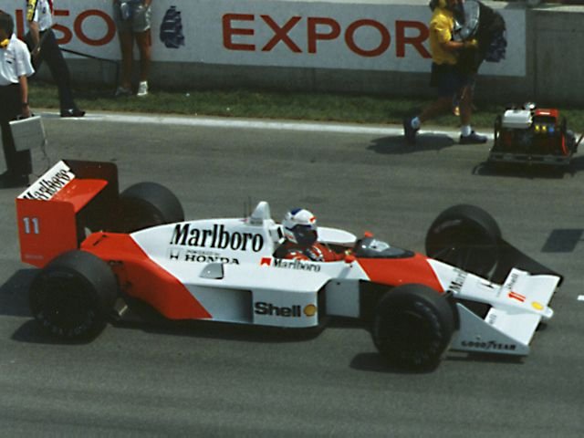 Alain_Prost_(McLaren_Honda),_1988.jpg