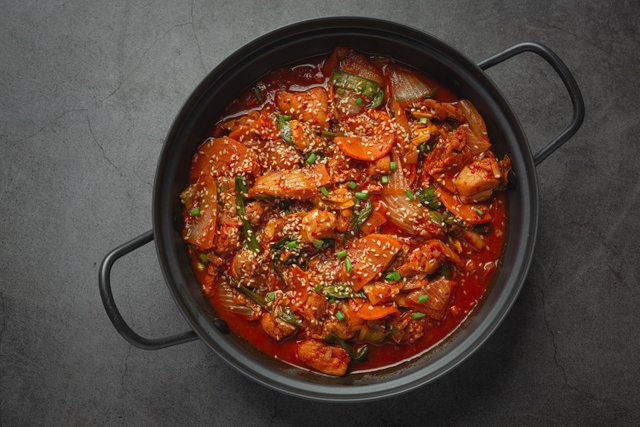 chicken-fried-hot-pot-with-spicy-sauce-korean-style.jpg