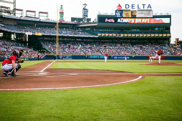 atlanta-braves-pitcher-aaron-harang-warms-up-from-the-fb03a2-1024.jpg