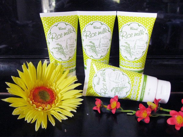 sữa rửa mặt gạo Rice2.jpg