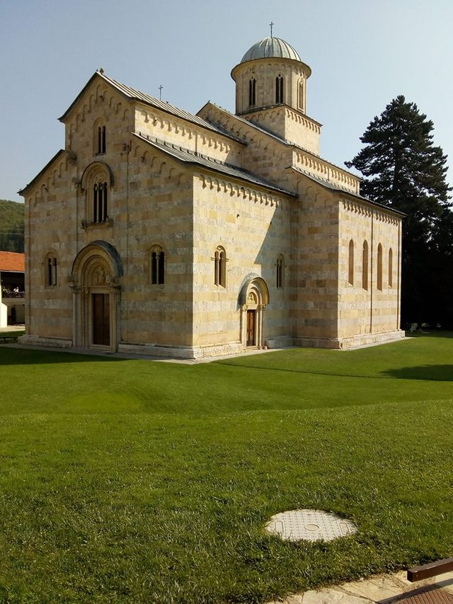 Decani.jpg