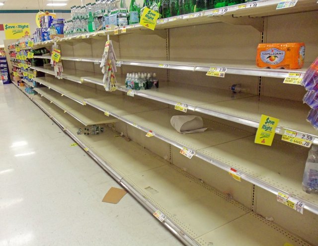 Empty_supermarket.jpg