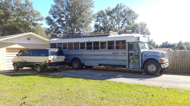 bonsai-nursery-skoolielove-florida-winter-bus-life.jpg