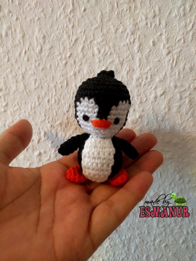 key pendant penguin amigurumi crochet