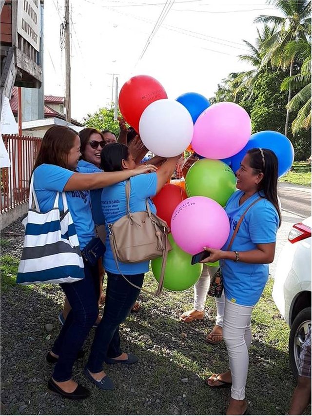2 The balloons and my batchmates were here but where am I.jpg