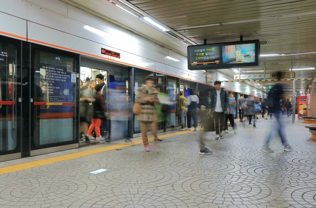 Korea metro station.jpg