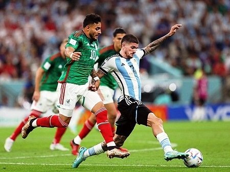 2022_FIFA_World_Cup_Match_24,_Argentina_v_Mexico_-_02.jpg