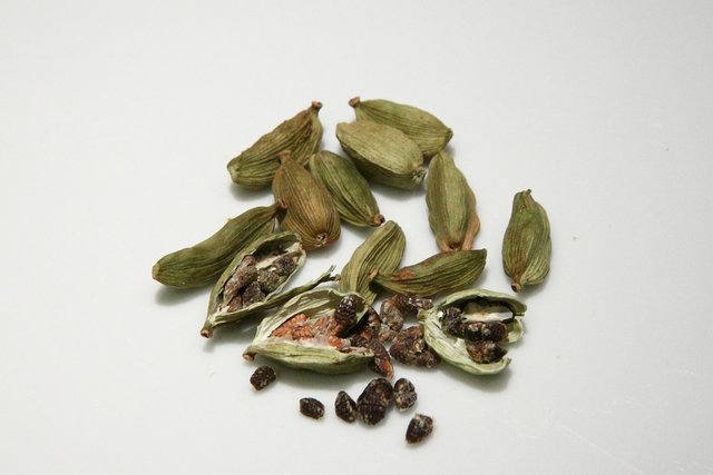 cardamom-674506_1280.jpg