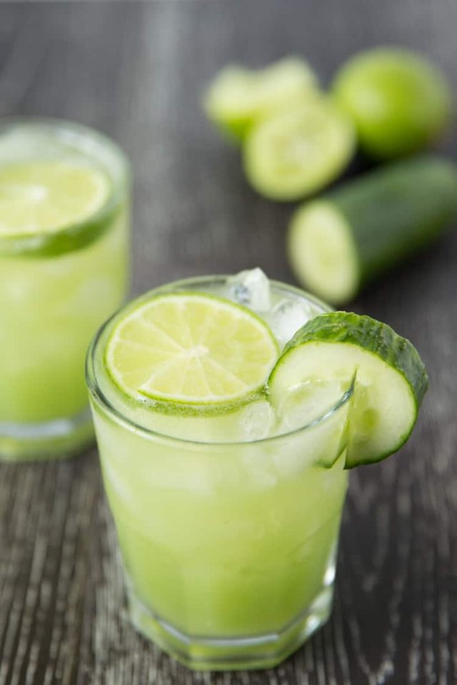 Refreshing-cucumber-lime-margaritas-1.jpg