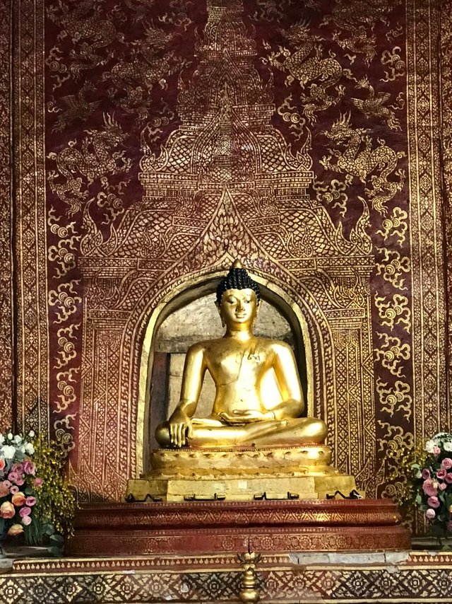 Wat Phra Singh3.jpg