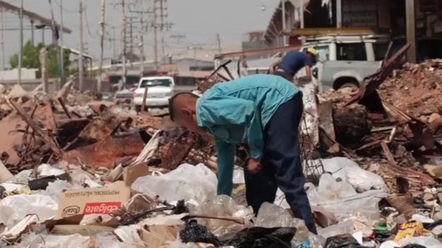 Venezolanos-comiendo-de-la-basura-1.jpg