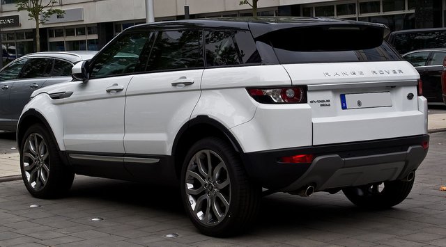 Range_Rover_Evoque_SD4_4WD_Prestige_–_Heckansicht,_12._Juli_2014,_Düsseldorf.jpg