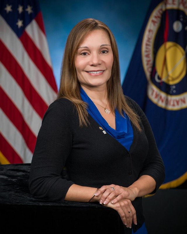 Evelyn_Miralles_at_NASA.jpg