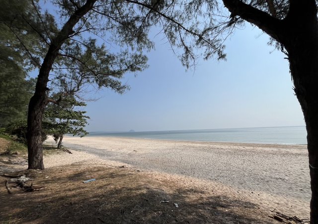 Tham Thong Beach3.jpg