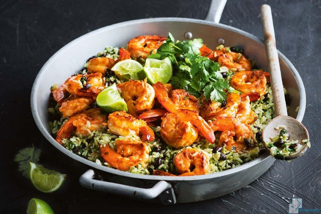green-mexican-rice-with-prawns_1980x1320-120055-1(1).jpg