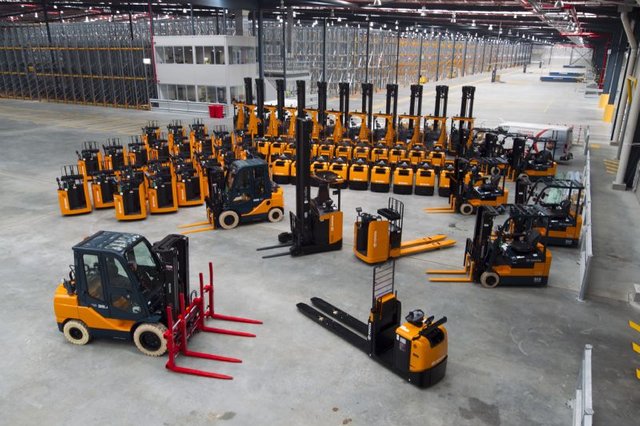 Short-term Material Handling Equipment Rental.jpg