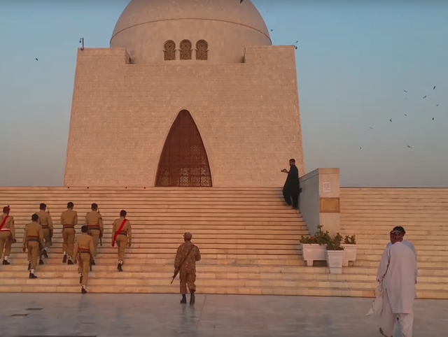Quaid-e-Azam Tomb.png