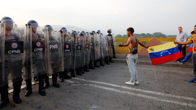 entrega-de-ayuda-humanitaria-a-Venezuela-33.jpg