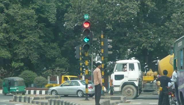 Daily-sun_Traffic_signal_picture.jpg