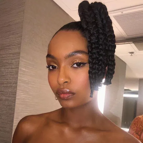 yara-shahidi-braided-side-ponytail-golden-globes-2020.webp