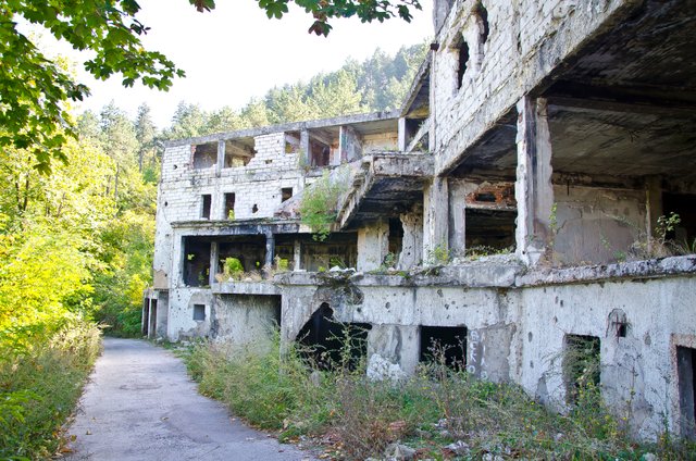 Bombed out building bosnia.JPG