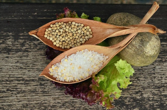 salt-and-pepper-850647_1280.jpg