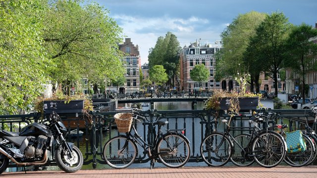 amsterdam-2799491_1920.jpg