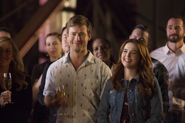 set-it-up-zoey-deutch-glen-powell-600x400.jpg