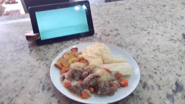 almuerzo140922.jpg