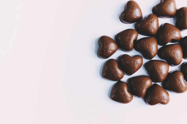 heart-shaped-chocolates-867464.jpg