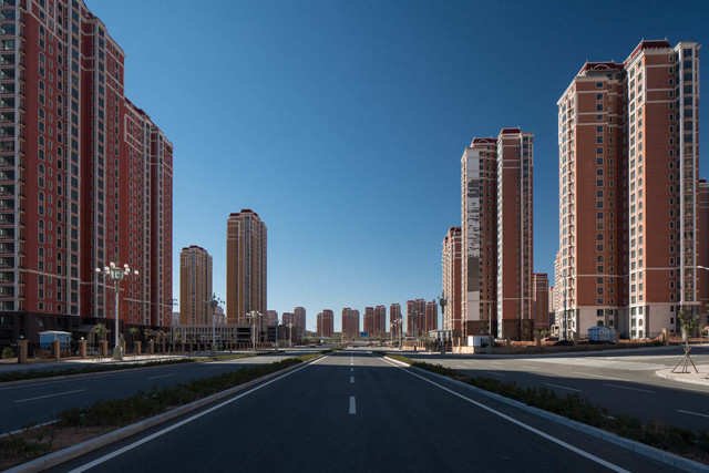 Ordos-remains-the-shell-of-a-futuristic-city-.jpg