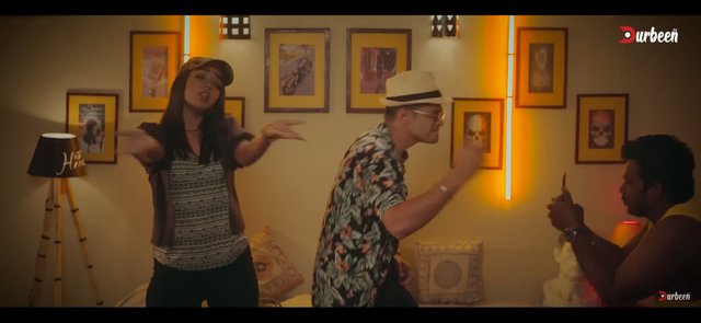 Screenshot_20250410_174517_YouTube.jpg