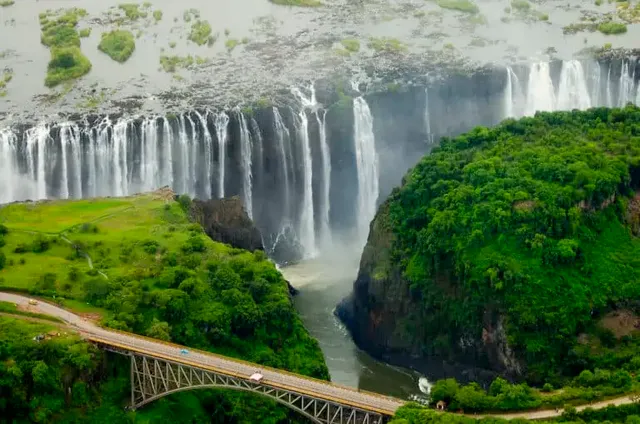 Victoria-Falls-Zambia-and-Zimbabwe-768x509.webp