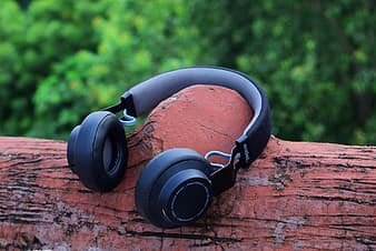 headphone-music-headphones-headsets-technology-listening-hearing-gadget-sound-thumbnail.jpg