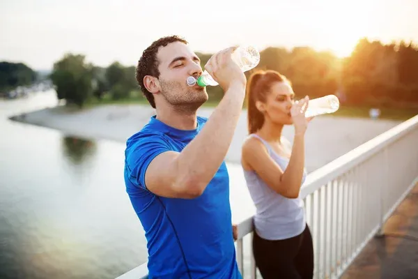 depositphotos_113920036-stock-photo-couple-staying-hydrated.jpg