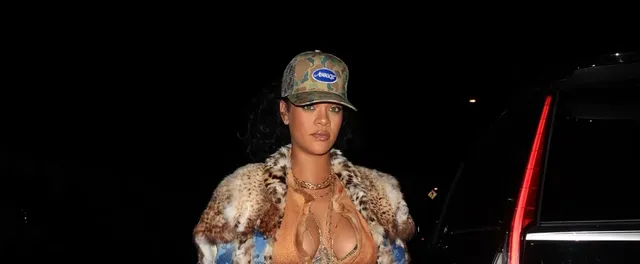 rihanna-2000s-inspired-belly-baring-outfit.webp