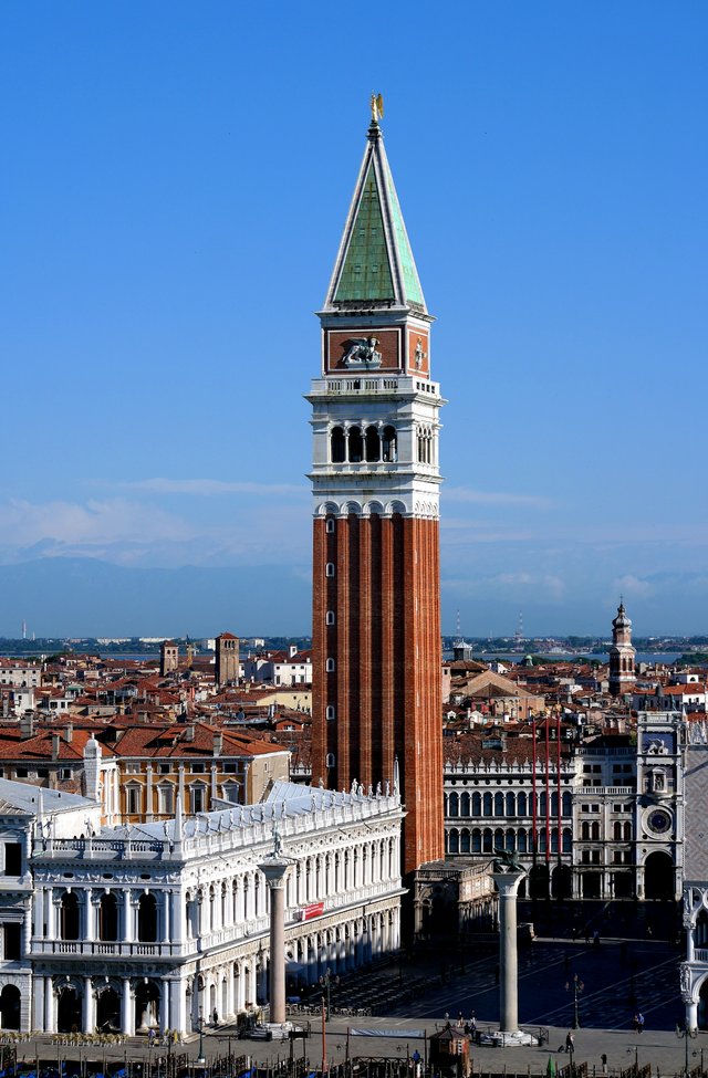 Venezia_-_Panorama_010,_Campanile_San_Marco.jpg