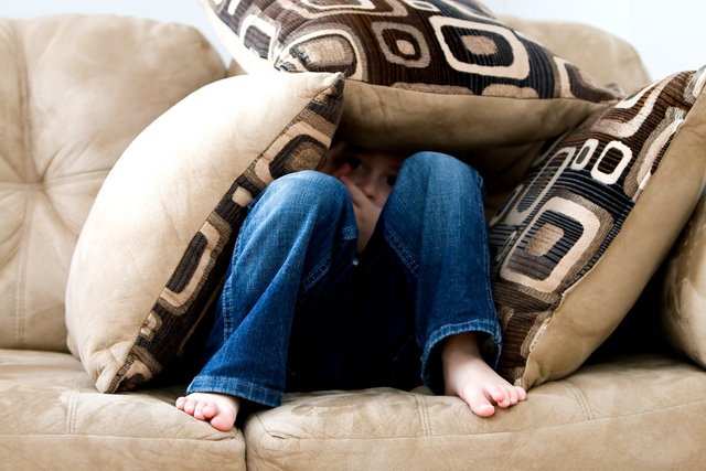 bare-feet-boy-child-couch-262103.jpg