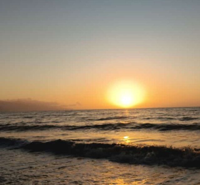 Un atardecer perfecto desde el mar.jpg