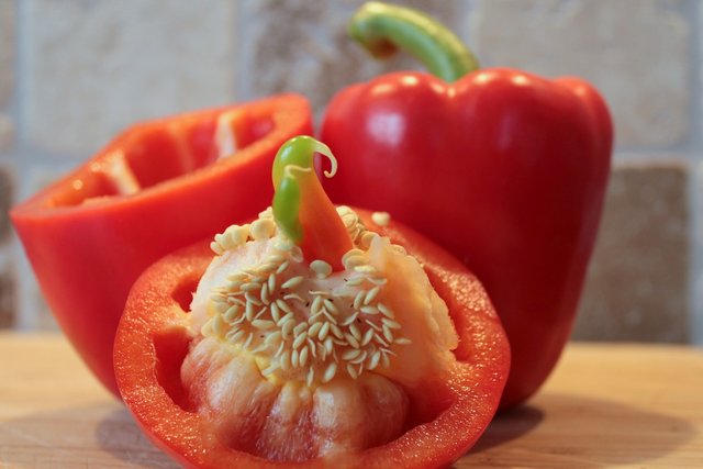 paprika_peppers_vegetables_food_healthy_red_pepper_rich_in_vitamins_vegetarian-637243.jpg!d.jpg