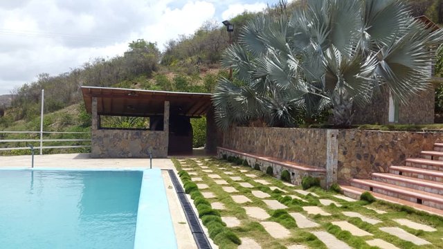 Piscina de Macarapana 2.jpg