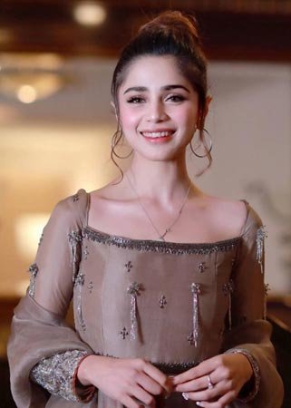 singer-aima-baig-opens-up-about-mother-s-death-1600258184-7412.jpg