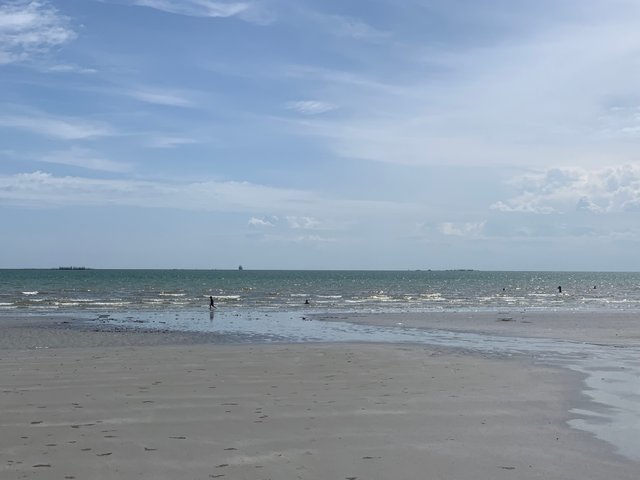 Bang Saen Beach7.jpg