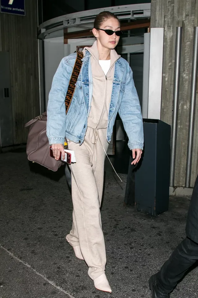 airport-outfits (1).webp