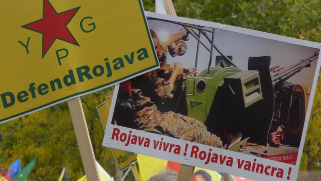 Rojava_Demo-Paris_12-10-2019_by_Juerge-Klute_CC_BY-NC-SA_4-0_P1230960-BS-TB-Web.jpg