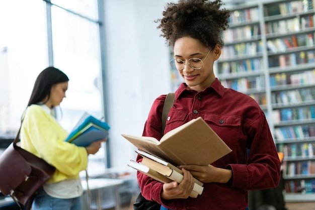 how-to-encourage-students-to-read-books-in-library-.jpg