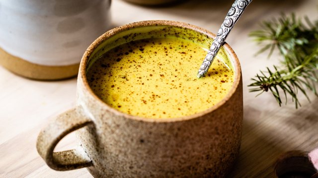 Turmeric-Golden-Milk-Recipe-Image-1-9310.jpg